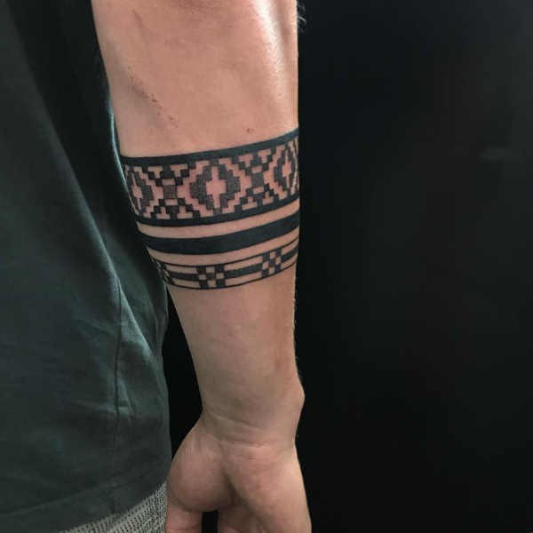 Wonderbaarlijk Armband tattoos: betekenis en 100+ tattoo-inspiratie VC-11