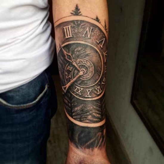 Klok tattoo betekenis & 50 tattoo ideeën