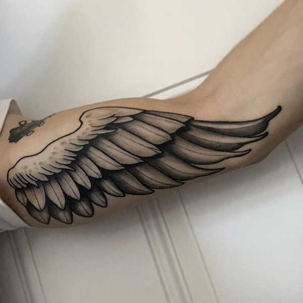 Vleugel tattoo: betekenis en oorsprong & 80x tattoo-inspiratie